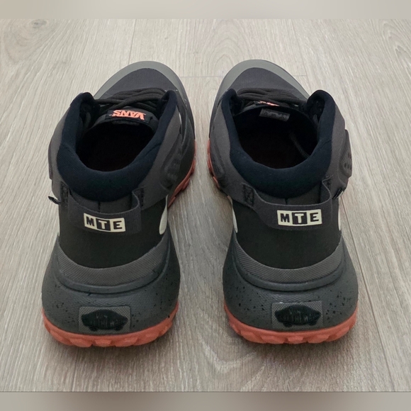 Vans Crosspath MTE Mid All Terrain Water Repellent Trail Shoes Women's MSRP $140 - Picture 4 of 10